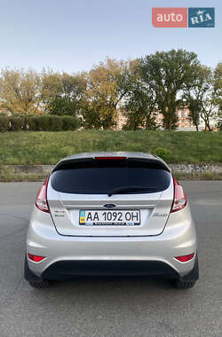 Хэтчбек Ford Fiesta 2013 в 