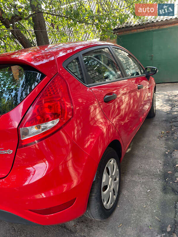 Хэтчбек Ford Fiesta 2012 в Краснограде фото 6 Хэтчбек Ford Fiesta 2012 в Краснограде
