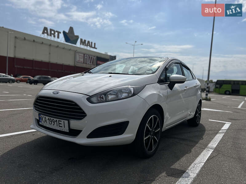 Седан Ford Fiesta 2018 в Киеве