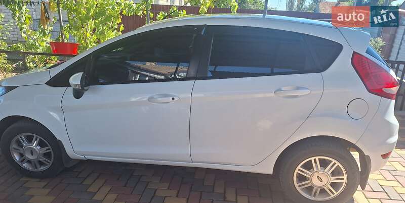 Хэтчбек Ford Fiesta 2010 в Березанке