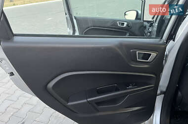 Хэтчбек Ford Fiesta 2013 в Измаиле