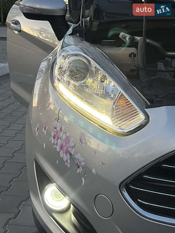 Хэтчбек Ford Fiesta 2013 в Измаиле