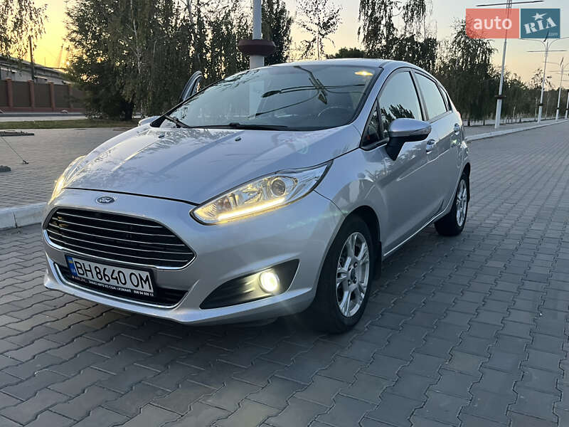 Хэтчбек Ford Fiesta 2013 в Измаиле