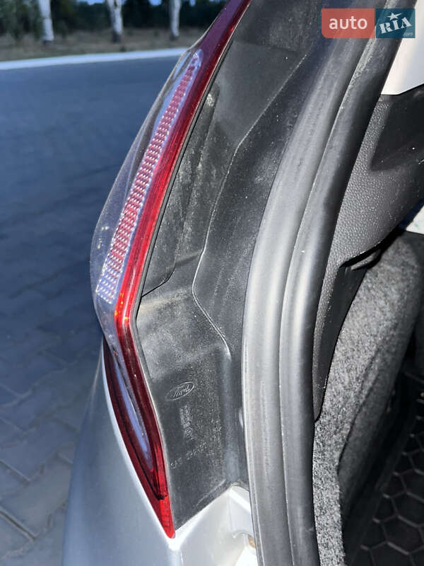 Хэтчбек Ford Fiesta 2013 в Измаиле