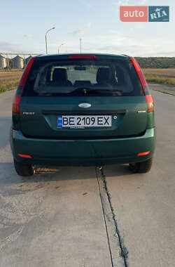 Хэтчбек Ford Fiesta 2003 в 