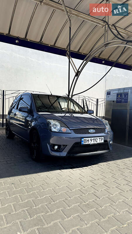 Хэтчбек Ford Fiesta 2007 в 
