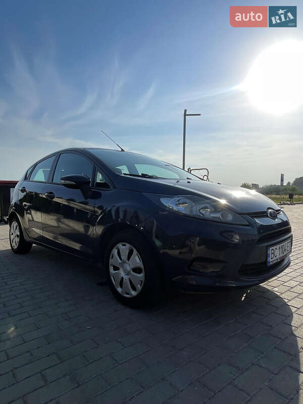 Хэтчбек Ford Fiesta 2011 в Львове