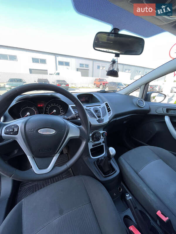 Хэтчбек Ford Fiesta 2011 в Львове