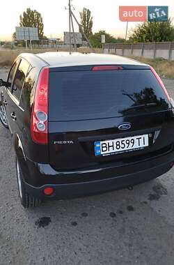 Хэтчбек Ford Fiesta 2008 в 