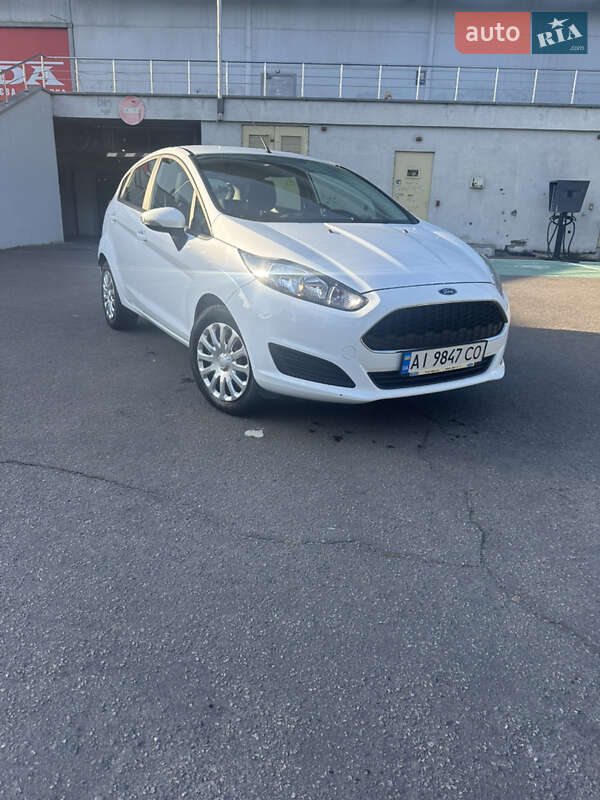 Хэтчбек Ford Fiesta 2016 в Киеве