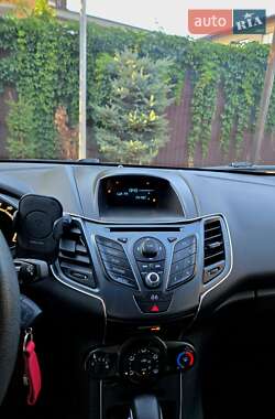 Хэтчбек Ford Fiesta 2014 в 