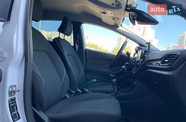 Хэтчбек Ford Fiesta 2018 в 