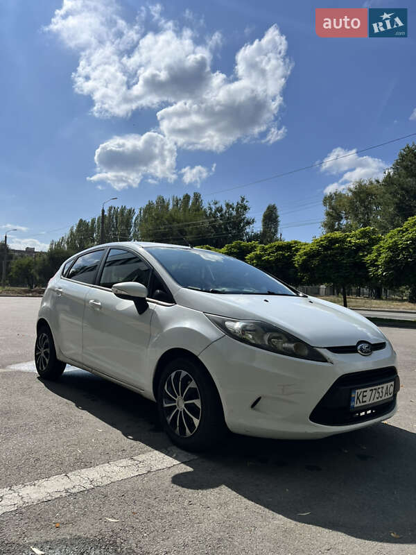 Хэтчбек Ford Fiesta 2012 в Днепре