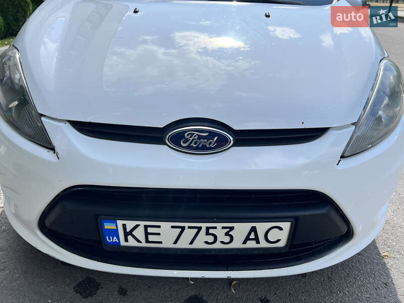 Хэтчбек Ford Fiesta 2012 в Днепре