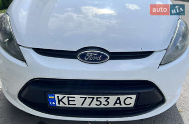 Хэтчбек Ford Fiesta 2012 в 