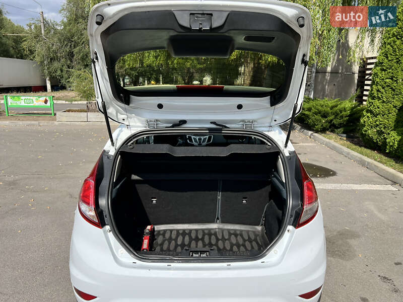 Хэтчбек Ford Fiesta 2012 в Днепре