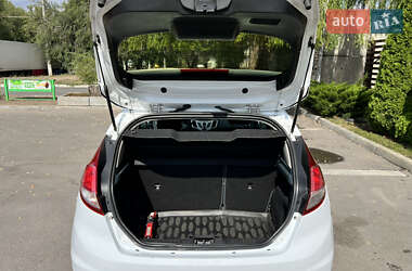Хэтчбек Ford Fiesta 2012 в 
