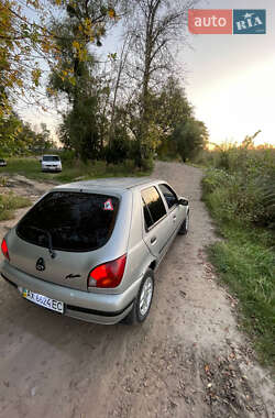 Хэтчбек Ford Fiesta 1997 в 