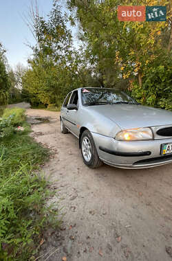 Хэтчбек Ford Fiesta 1997 в 