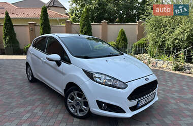 Хэтчбек Ford Fiesta 2016 в 