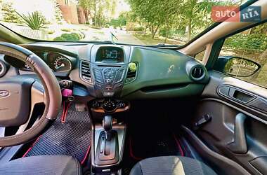 Хэтчбек Ford Fiesta 2017 в 