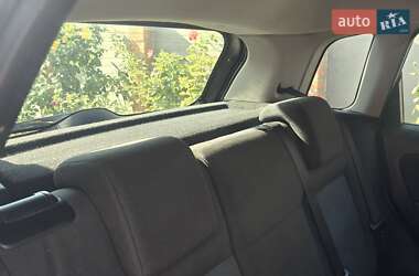 Хэтчбек Ford Fiesta 2006 в 