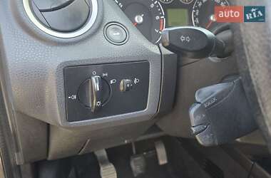 Хэтчбек Ford Fiesta 2006 в 