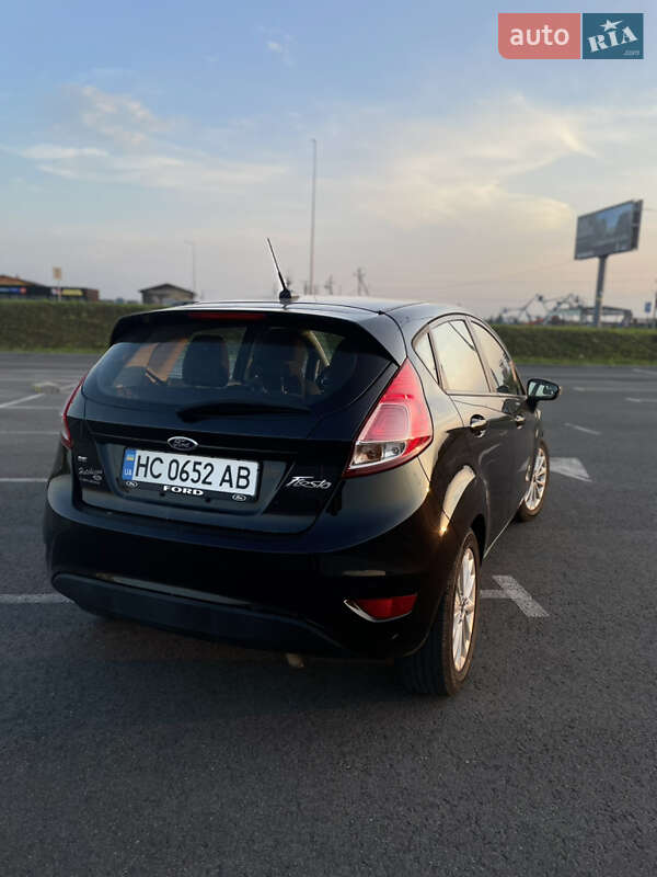 Хэтчбек Ford Fiesta 2014 в Львове