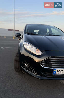 Хэтчбек Ford Fiesta 2014 в 