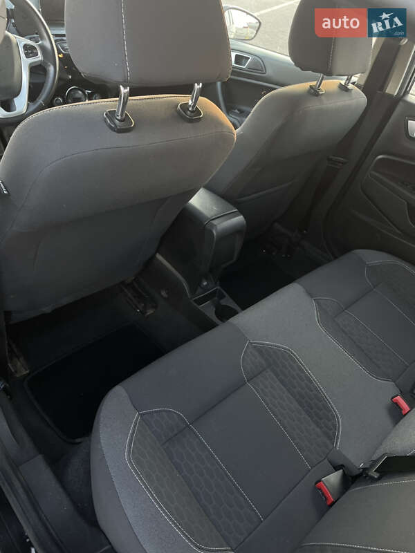 Хэтчбек Ford Fiesta 2014 в Львове