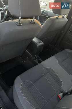 Хэтчбек Ford Fiesta 2014 в 