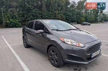 Седан Ford Fiesta 2015 в 