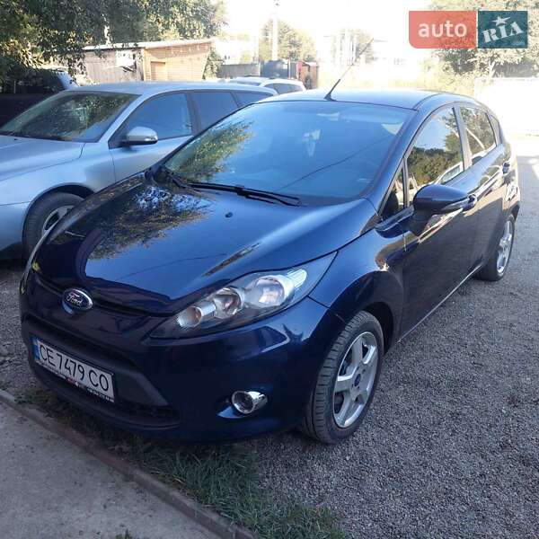 Хэтчбек Ford Fiesta 2011 в 