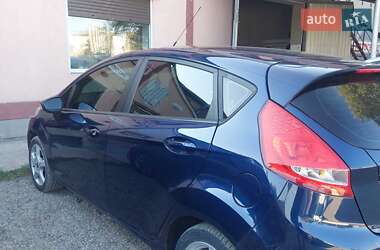 Хэтчбек Ford Fiesta 2011 в 