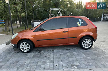 Хэтчбек Ford Fiesta 2003 в 