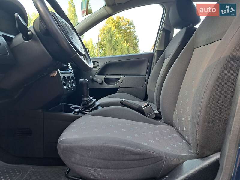 Хэтчбек Ford Fiesta 2005 в Бердичеве