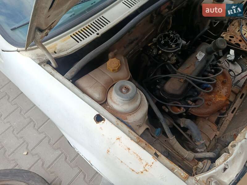 Хэтчбек Ford Fiesta 1989 в Ровно