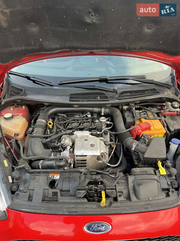 Седан Ford Fiesta 2016 в Киеве фото 15 Седан Ford Fiesta 2016 в Киеве