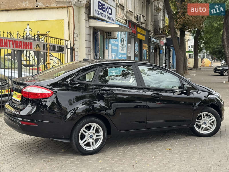 Седан Ford Fiesta 2018 в Николаеве