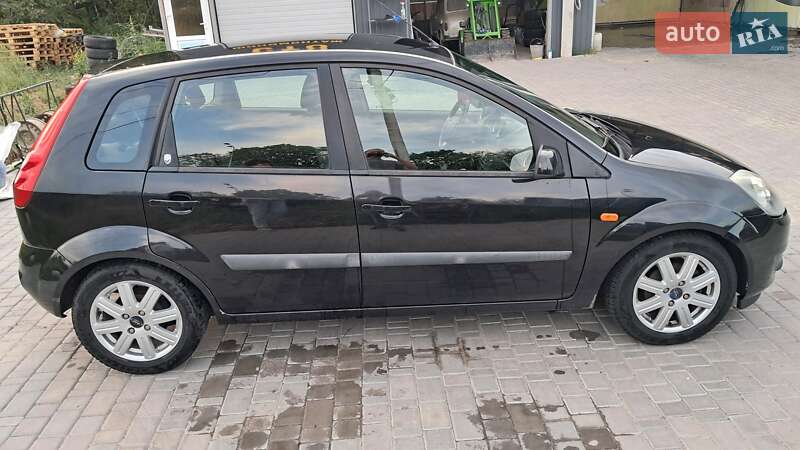 Хэтчбек Ford Fiesta 2005 в Виннице