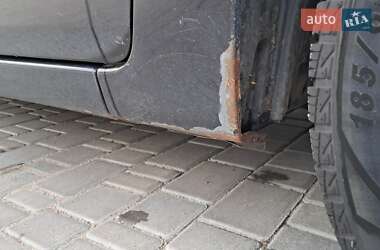 Хэтчбек Ford Fiesta 2005 в 