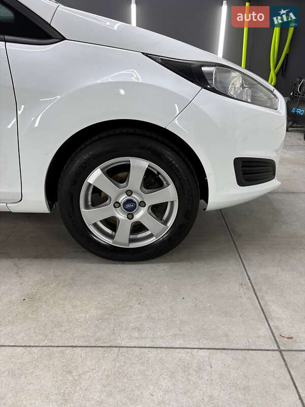 Хэтчбек Ford Fiesta 2014 в Виннице
