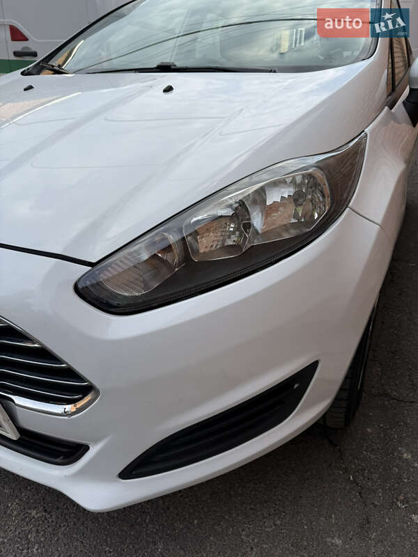 Хэтчбек Ford Fiesta 2014 в Виннице