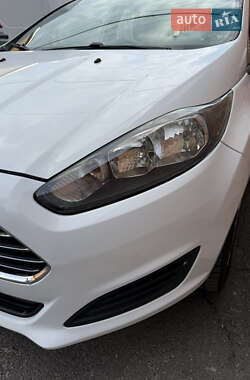 Хэтчбек Ford Fiesta 2014 в 