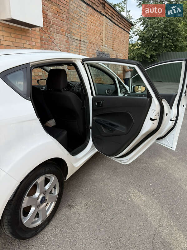 Хэтчбек Ford Fiesta 2014 в Виннице