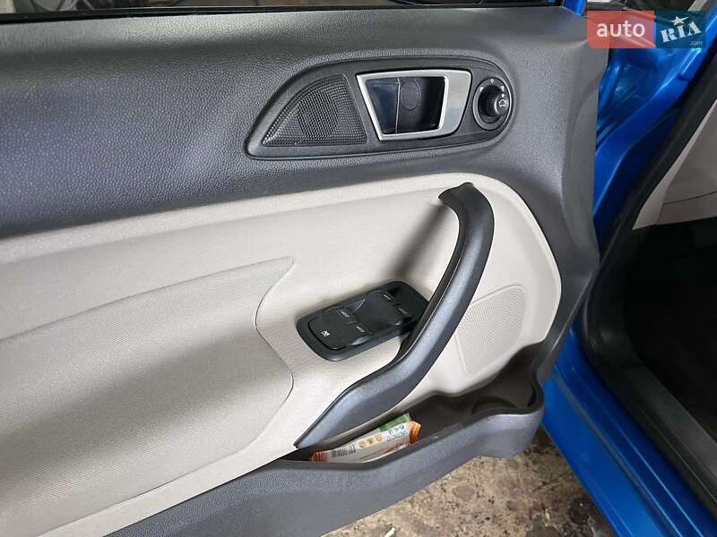 Хэтчбек Ford Fiesta 2014 в Луцке