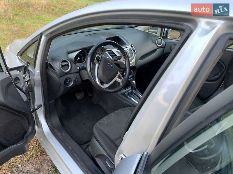 Хэтчбек Ford Fiesta 2011 в Полтаве фото 7 Хэтчбек Ford Fiesta 2011 в Полтаве