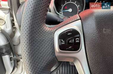 Хэтчбек Ford Fiesta 2017 в 