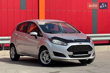 Хэтчбек Ford Fiesta 2017 в 