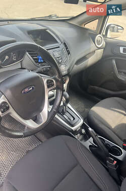 Седан Ford Fiesta 2015 в 